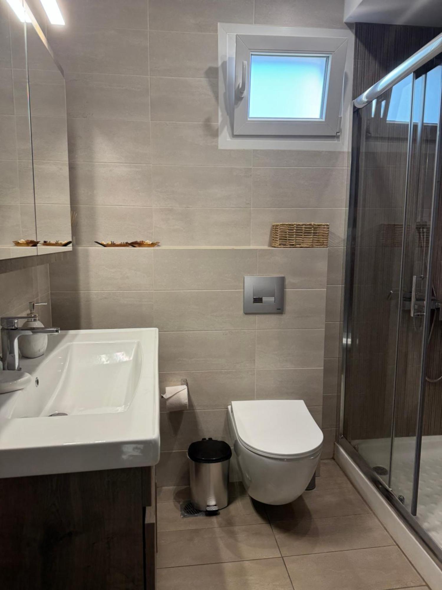 Private Modern Apartment Неа-Рода Экстерьер фото