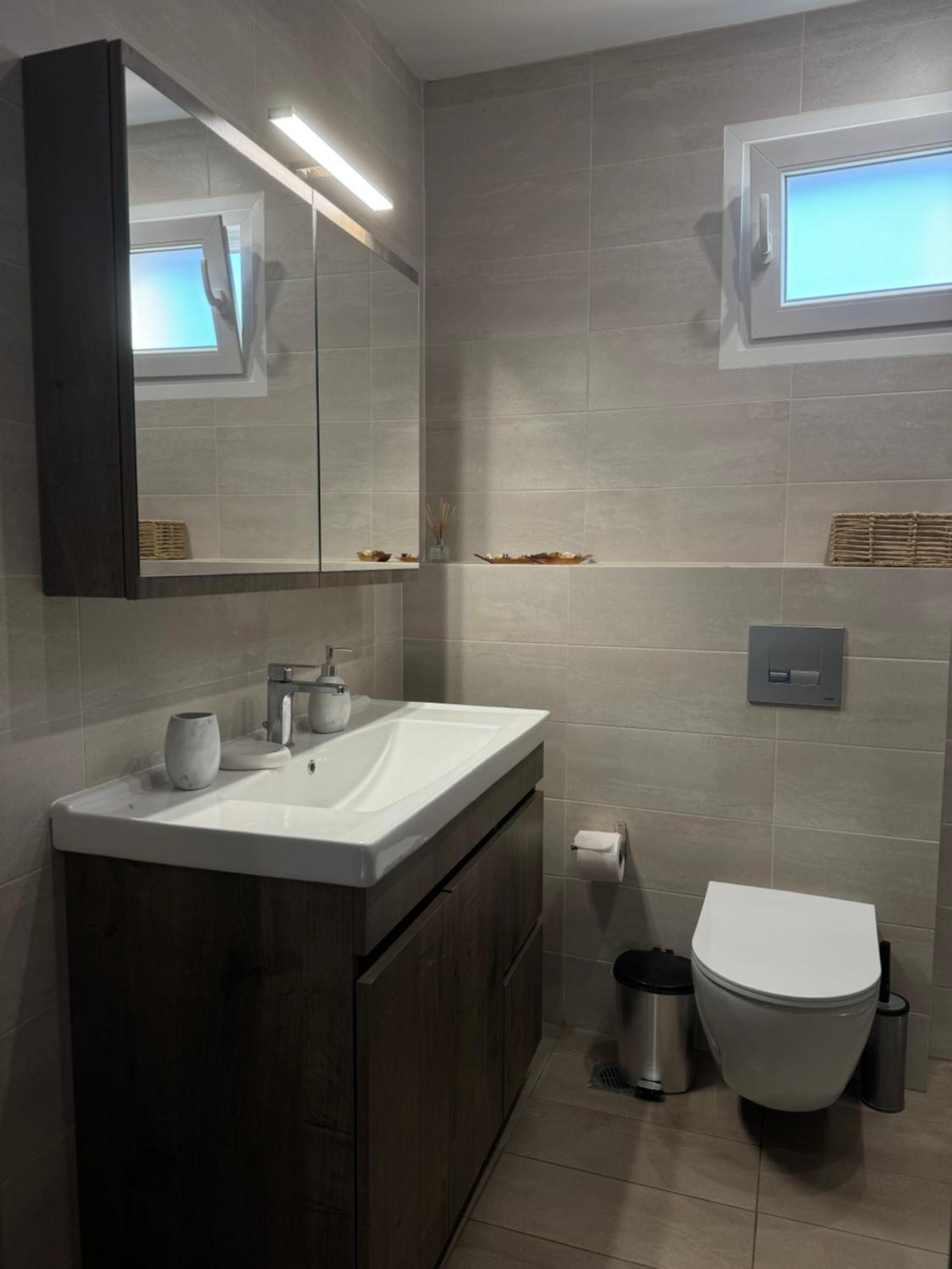 Private Modern Apartment Неа-Рода Экстерьер фото